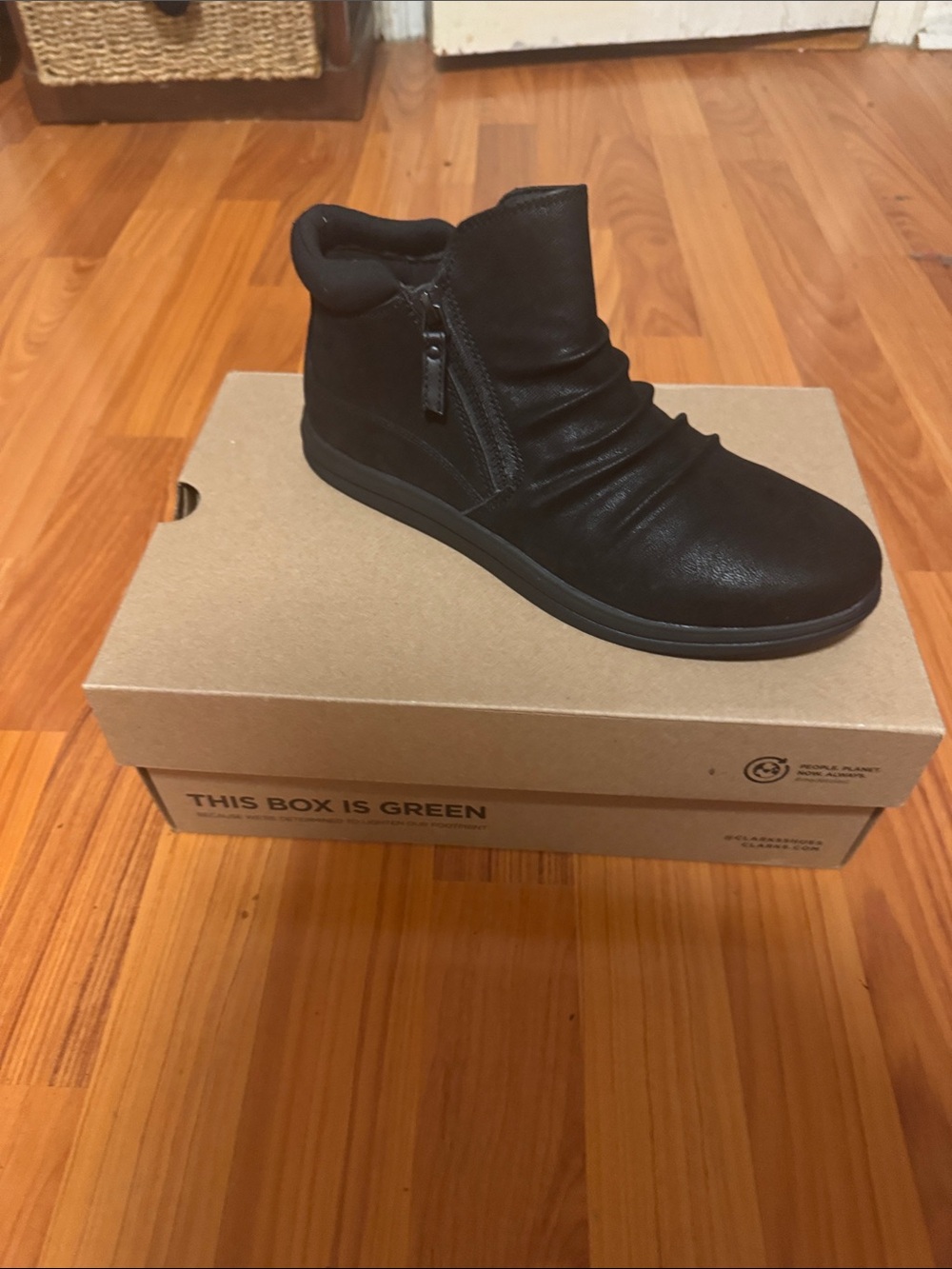 NWT Clarks Cloudsteppers Breeze Range Black Ankle Boots Women’s Size 9M Comfort